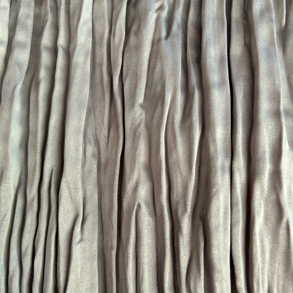 Sundance skirt acordian pleats silver elastic waistband - Picture 3 of 4